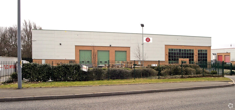 Gavin Way, Birmingham to rent - Building Photo - Image 2 of 2