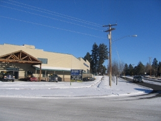 1320 SE Reed Market Rd, Bend, OR for rent - Primary Photo - Image 1 of 2