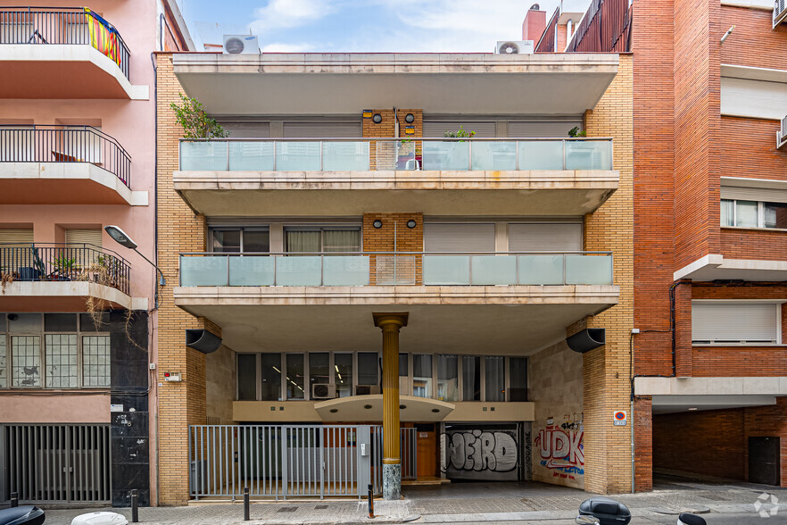 Carrer De Julián Romea, Barcelona, Barcelona for rent - Primary Photo - Image 1 of 3