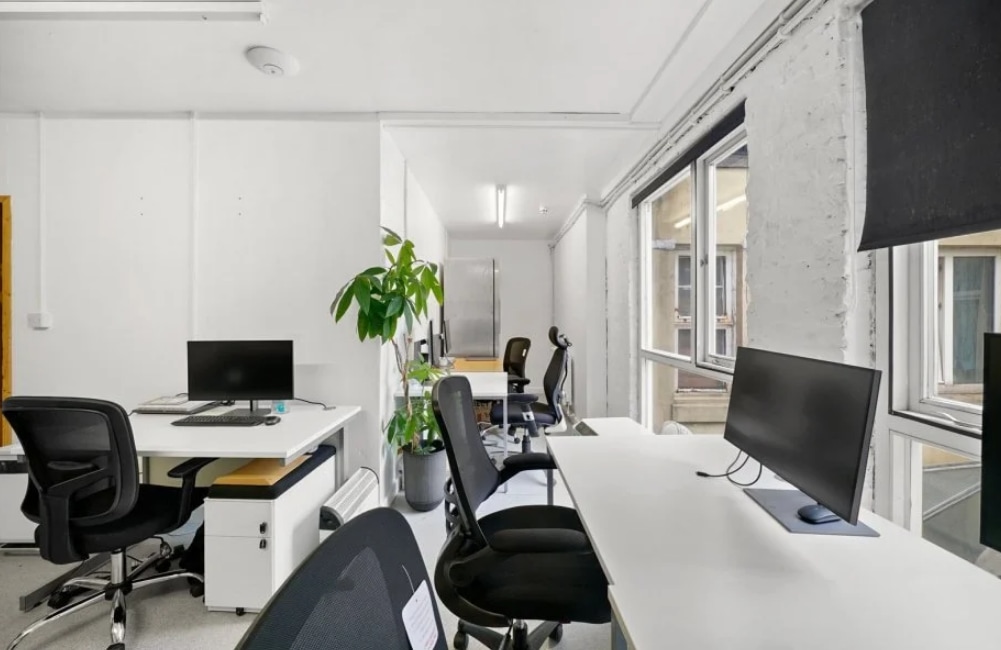 3-9 Creekside, London to rent Interior Photo- Image 1 of 4