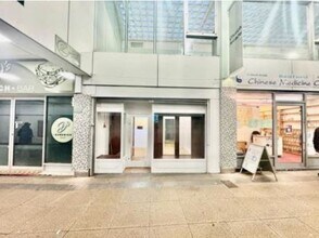 1-18 Church Arcade, Bedford to rent Building Photo- Image 1 of 2