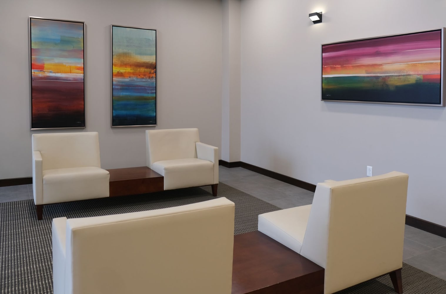 12747 Olive Blvd, Creve Coeur, MO to rent Interior Photo- Image 1 of 9