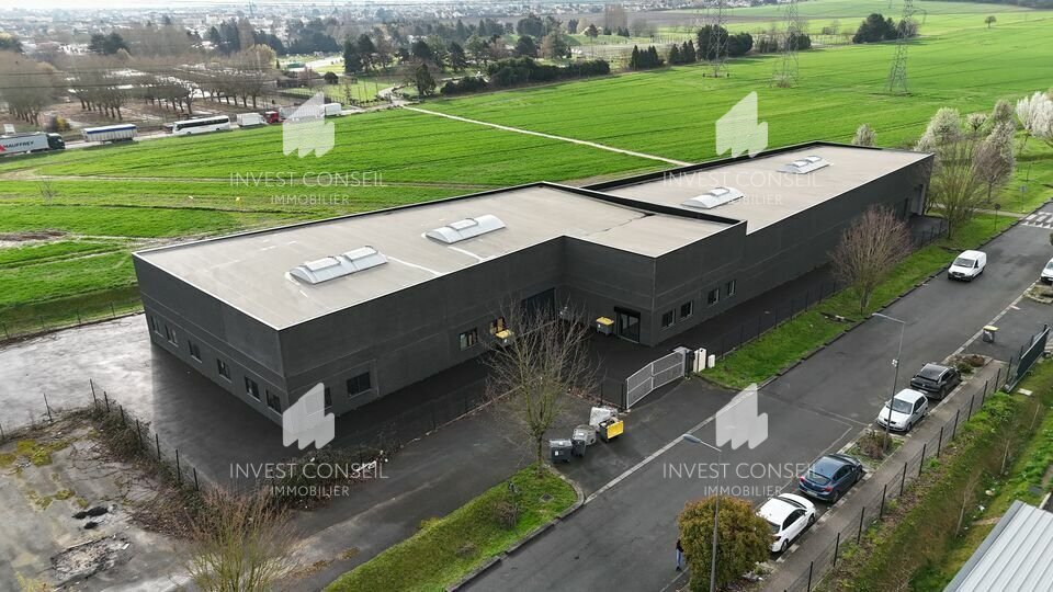 Light Industrial in Villiers-le-Bel to rent Building Photo- Image 1 of 4