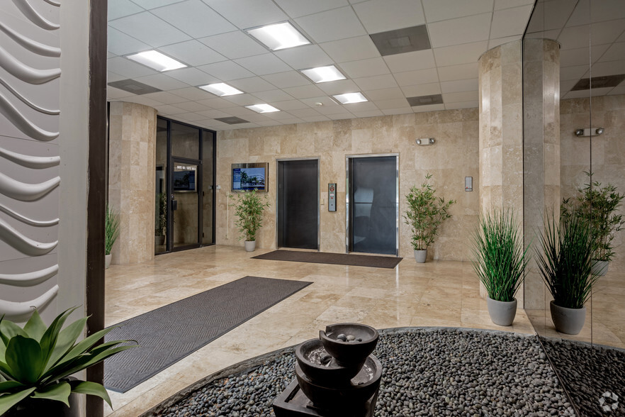 2151 W Hillsboro Blvd, Deerfield Beach, FL for rent - Lobby - Image 1 of 1