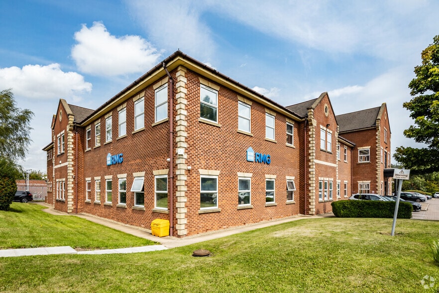 Gadbrook Park, Northwich to rent - Building Photo - Image 2 of 8