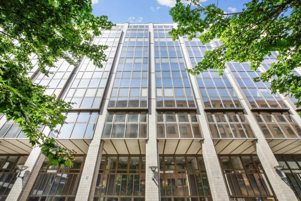 41 Rue Des Trois Fontanot, Nanterre to rent Building Photo- Image 1 of 15