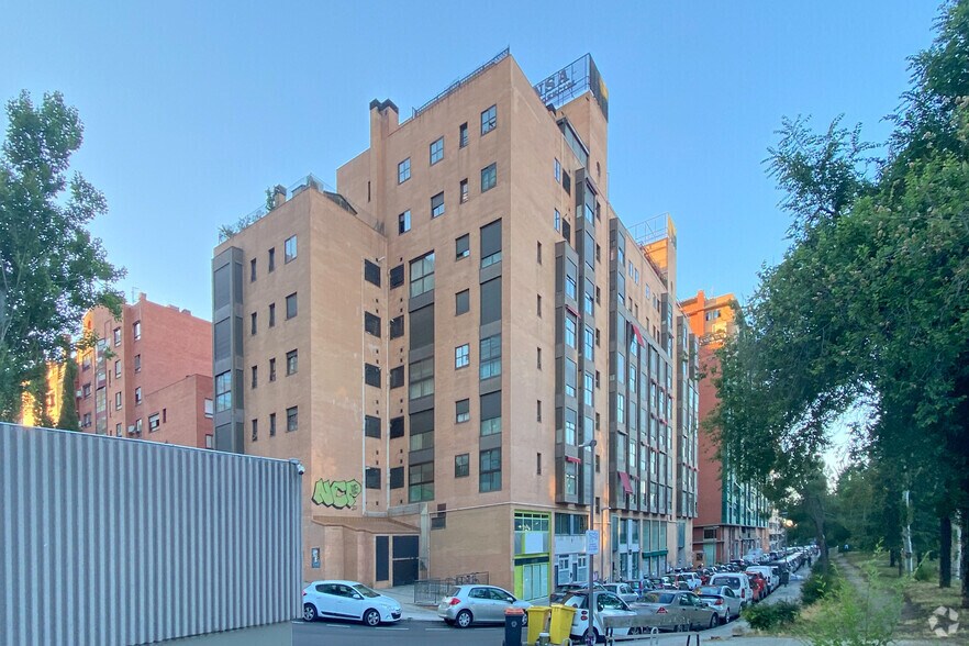 Calle Rafael Bergamin, 20, Madrid, Madrid for sale - Primary Photo - Image 1 of 1