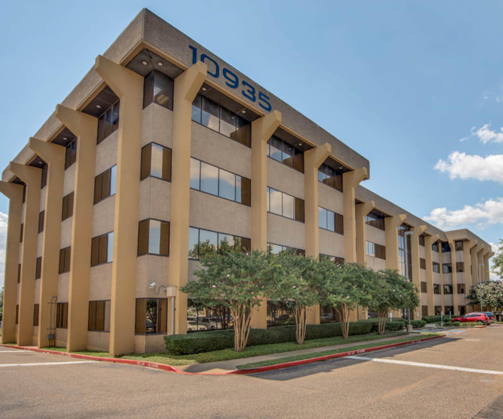 10925 Estate Ln, Dallas, TX to rent Building Photo- Image 1 of 6