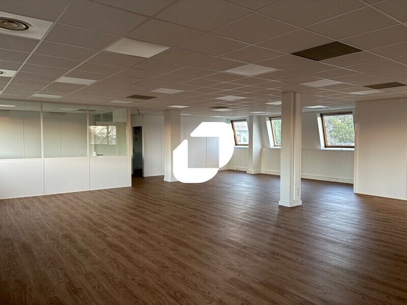 Rue Maryse Bastié, Bron to rent Interior Photo- Image 1 of 12