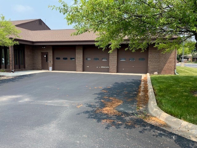 600 S Nicolet Rd, Appleton, WI to rent - Building Photo - Image 2 of 3