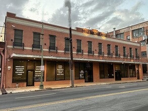 319 S Flores St, San Antonio, TX for rent Building Photo- Image 1 of 21