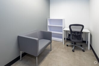 5113 S Harper Ave, Chicago, IL to rent Building Photo- Image 1 of 2