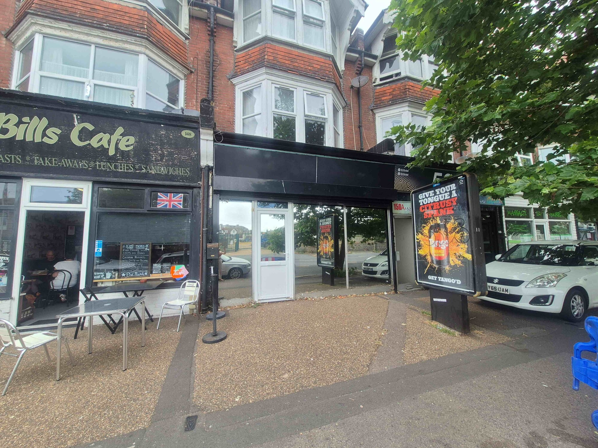 150 Seaside, Eastbourne to rent Building Photo- Image 1 of 6