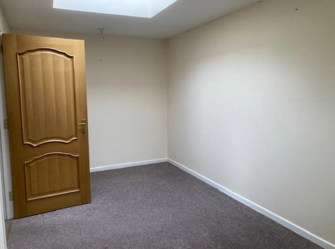 North Rd, Goldsithney to rent Interior Photo- Image 1 of 2