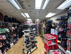 18 The Broadway, Greenford to rent Interior Photo- Image 1 of 2