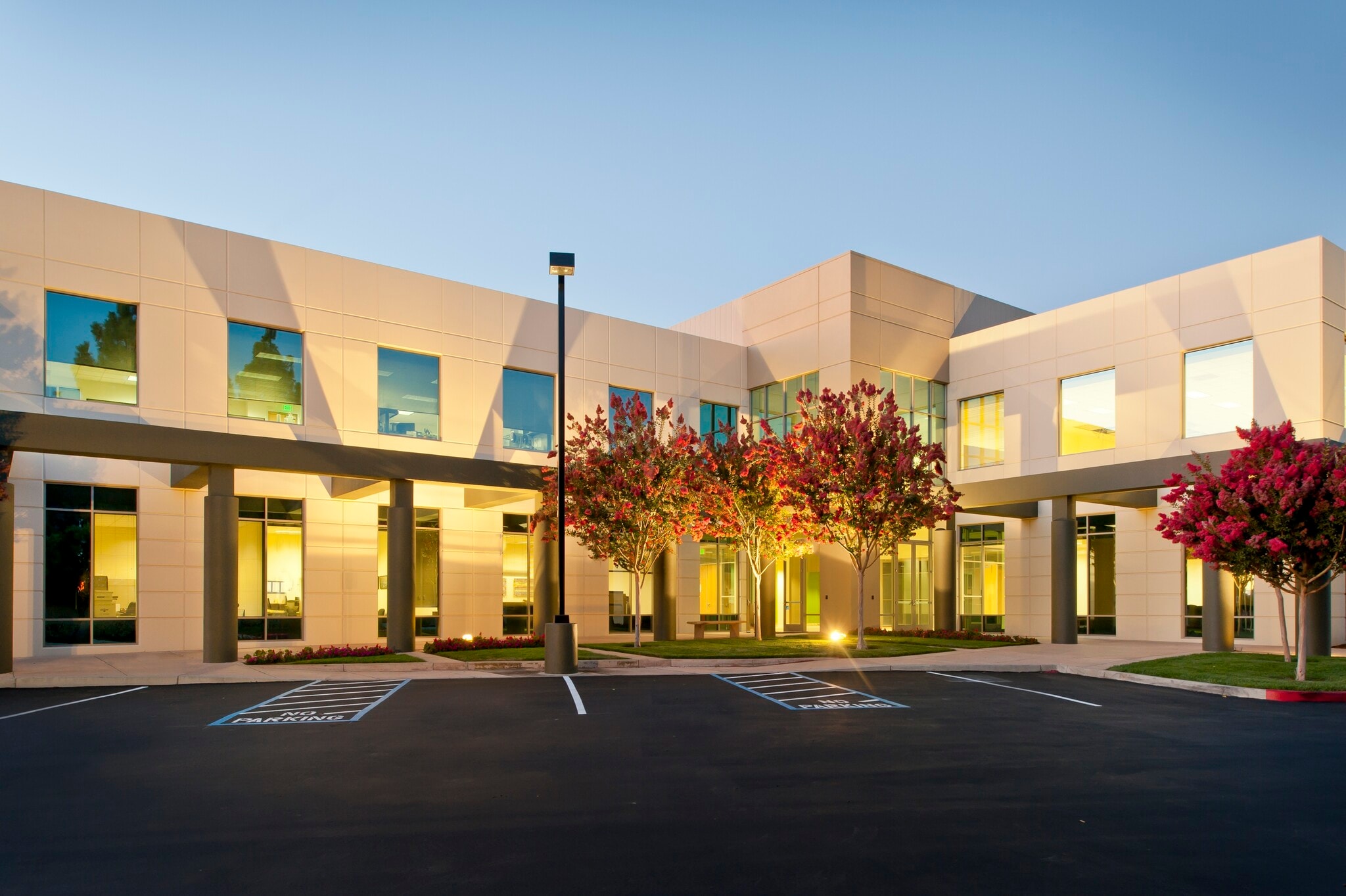 2055 Laurelwood Rd, Santa Clara, CA to rent Building Photo- Image 1 of 8