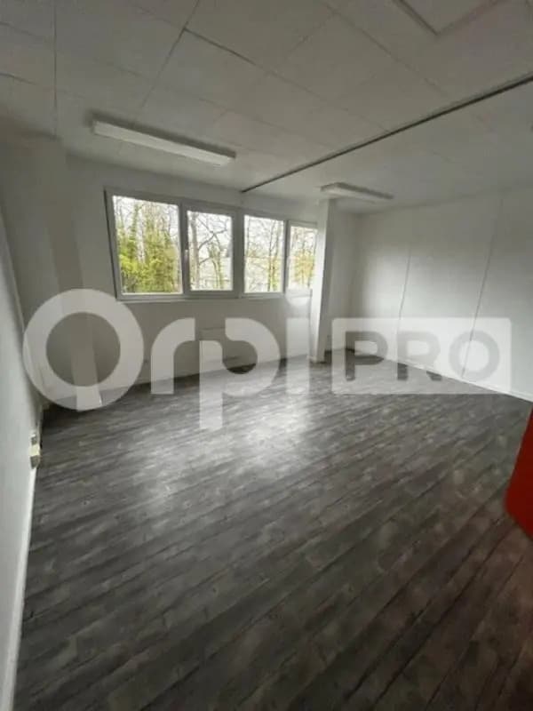 Location Bureaux 20 m² - Photo 1