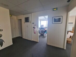 Office in Évry-Courcouronnes to rent Interior Photo- Image 1 of 5