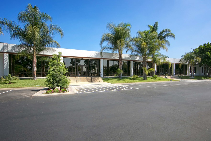 2461-2463 W La Palma Ave, Anaheim, CA for rent - Building Photo - Image 2 of 4