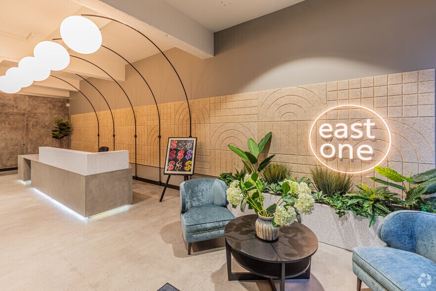 20-24 Commercial St, London to rent - Lobby - Image 3 of 9