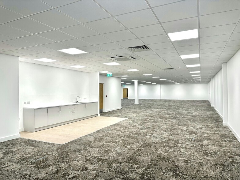 Weeland Rd, Knottingley to rent - Building Photo - Image 3 of 5