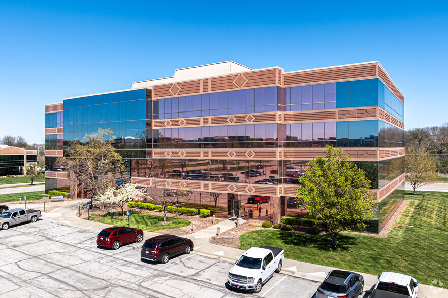 13200 Metcalf Ave, Overland Park, KS for sale - Primary Photo - Image 1 of 1