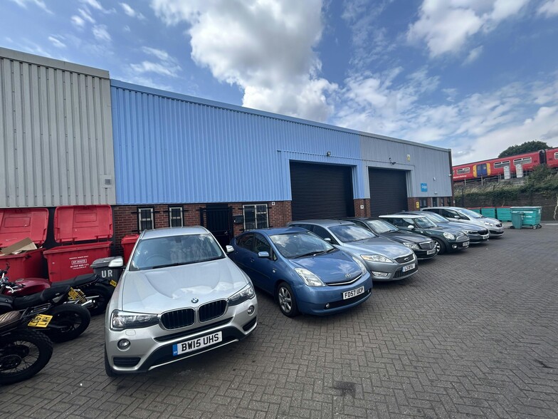 Culvert Pl, London to rent - Building Photo - Image 2 of 5