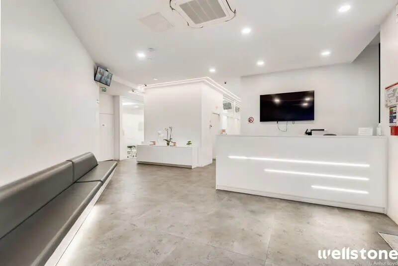 Office in Paris for sale Interior Photo- Image 1 of 9