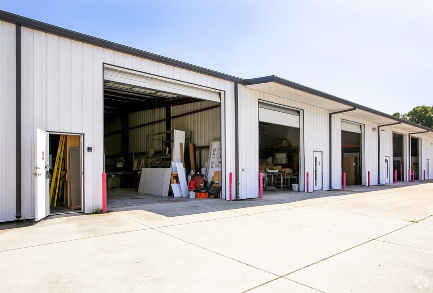 1985 Cattlemen Rd, Sarasota, FL for sale - Building Photo - Image 2 of 8