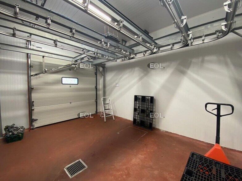 Industrial in Marseille for sale - Building Photo - Image 3 of 7