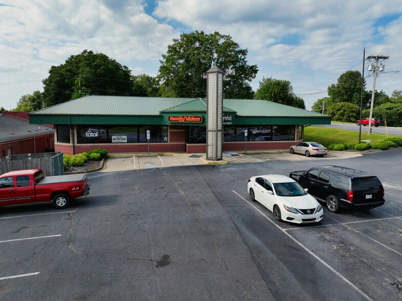 189 W Main St, Forest City, NC for rent - Building Photo - Image 1 of 4