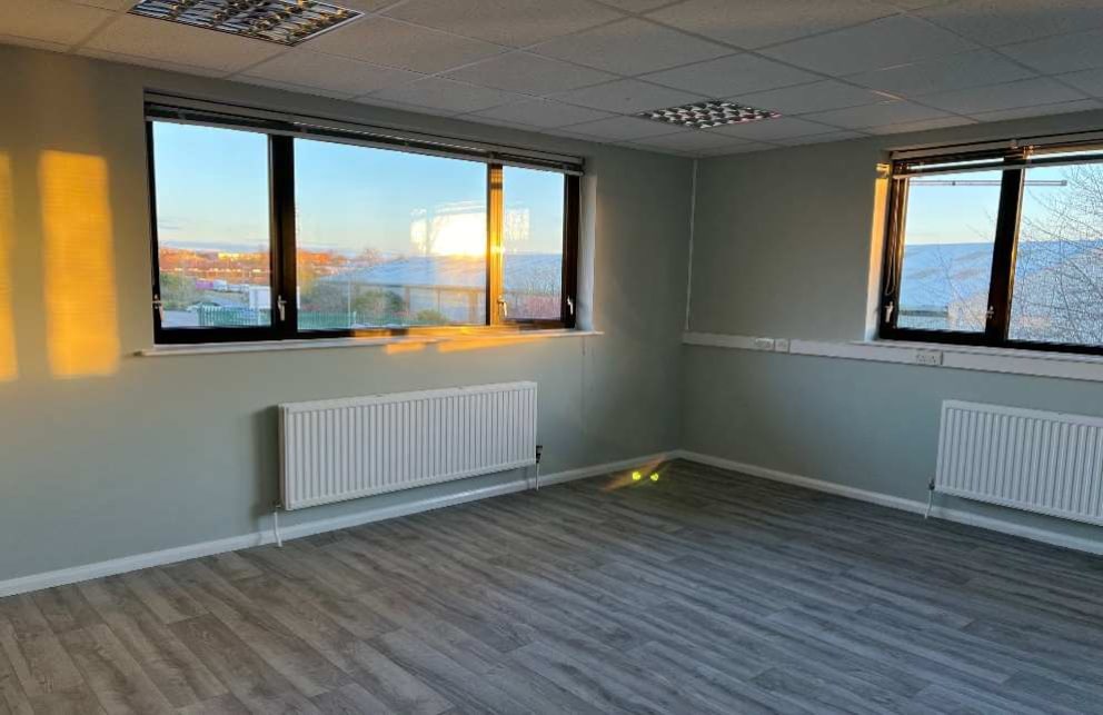 Garrard Way, Kettering to rent Interior Photo- Image 1 of 4