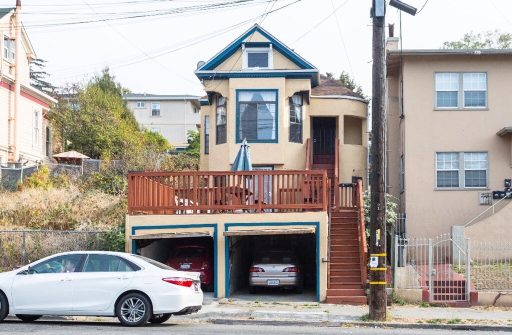 2220 23rd Ave, Oakland, CA for sale Primary Photo- Image 1 of 1