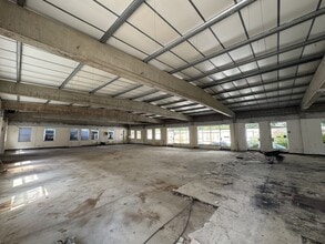Tannery Ln, Guildford to rent Interior Photo- Image 2 of 3