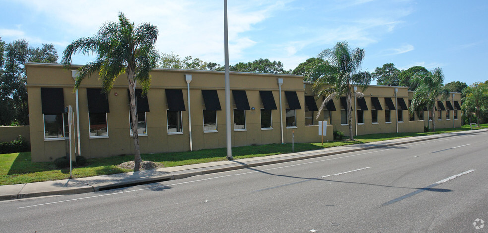 2480 Fruitville Rd, Sarasota, FL for rent - Building Photo - Image 3 of 7