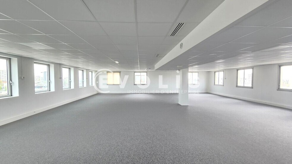 Office in Ivry-sur-Seine to rent - Building Photo - Image 2 of 15