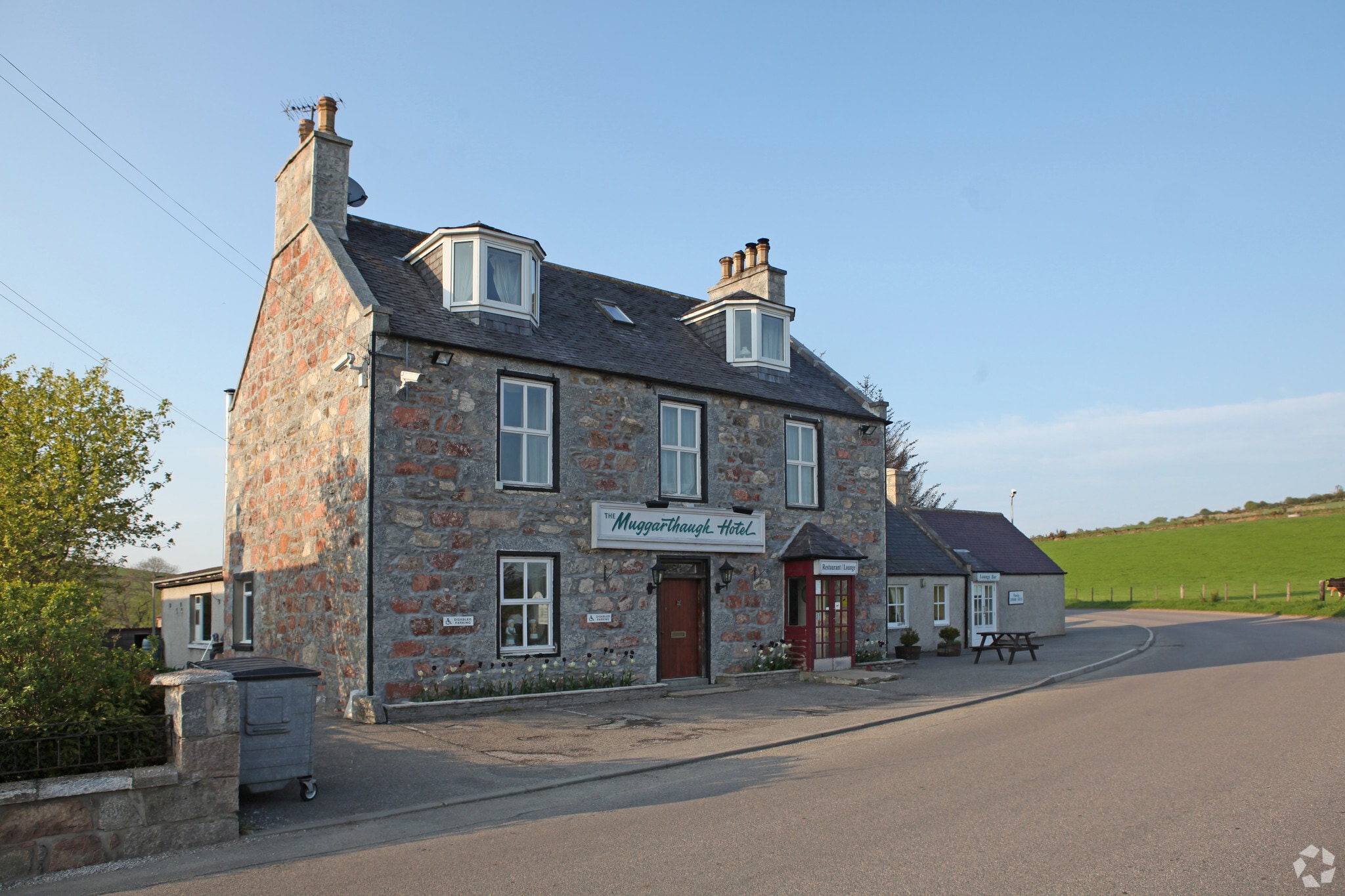 Riverside Gdns, Alford for sale Primary Photo- Image 1 of 1