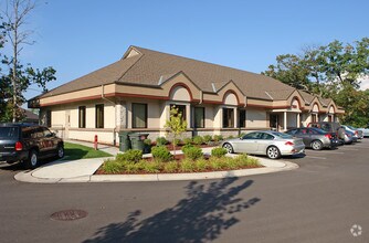 7591 9th St N, Oakdale, MN for rent Building Photo- Image 1 of 22