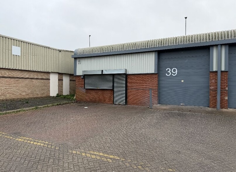 Unit 39, Phase II Innage Park, Abeles Way, Atherstone to rent - Building Photo - Image 1 of 5
