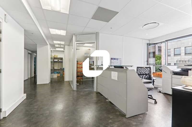 28 Rue Palloy, Clichy for sale Interior Photo- Image 1 of 9
