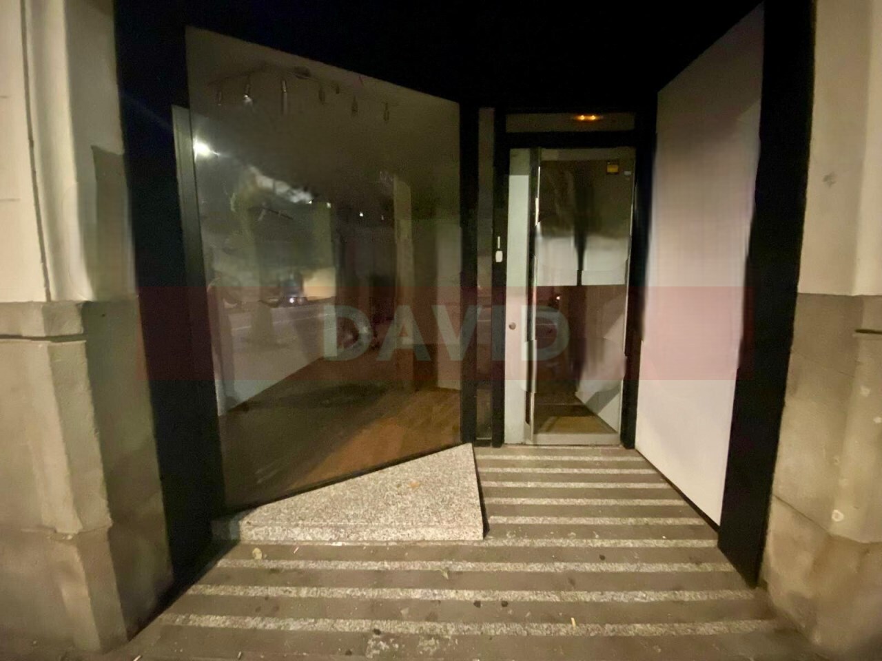 Retail in Barcelona, Barcelona to rent Primary Photo- Image 1 of 4