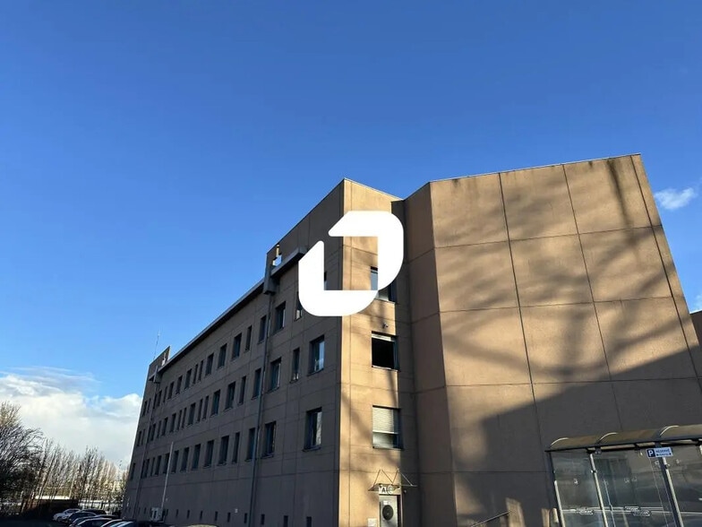 1 Rue René Laënnec, Schiltigheim to rent - Building Photo - Image 1 of 8