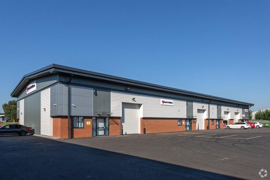 Derby Rd, Stretton to rent - Primary Photo - Image 1 of 5