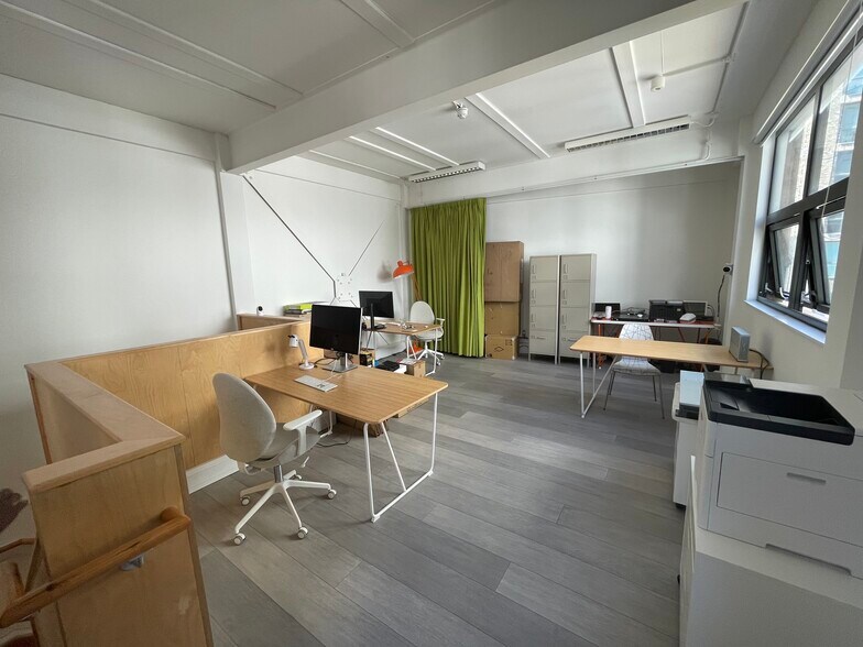 1-13 Lovibond Ln, London to rent - Interior Photo - Image 3 of 7