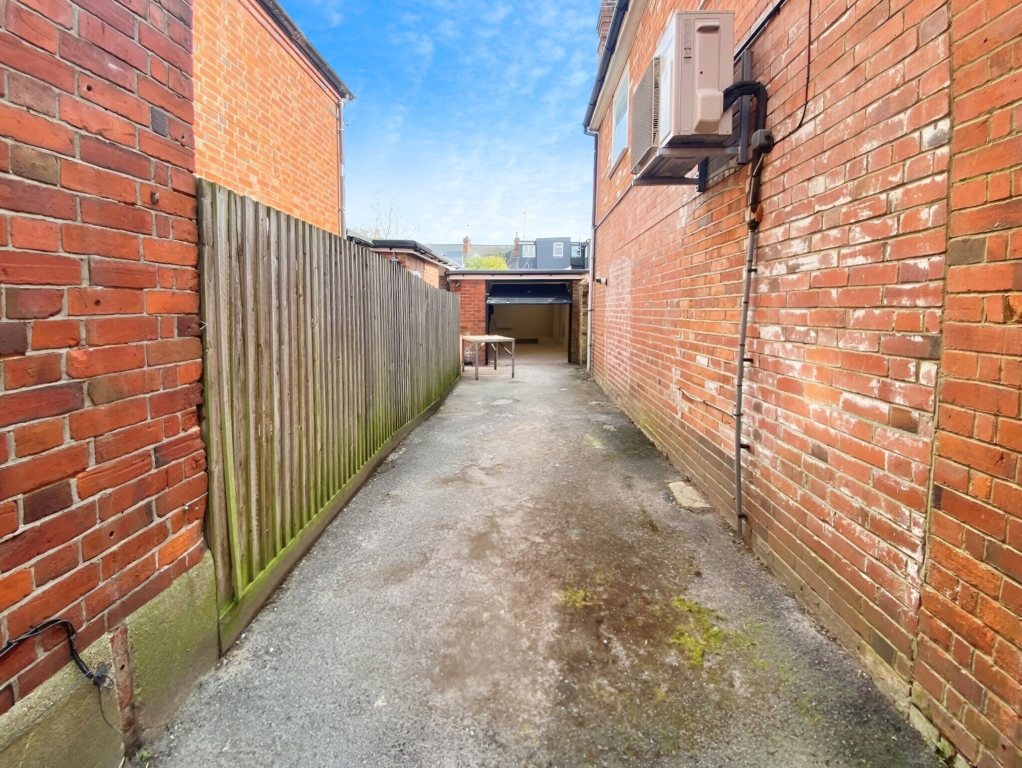 97 Donnington Rd, Reading for sale Primary Photo- Image 1 of 1