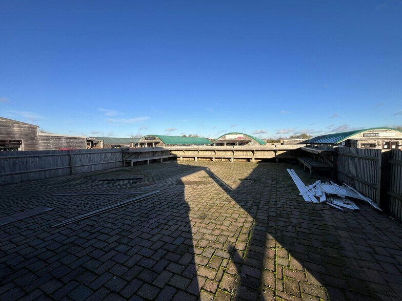 Stanbridge Rd, Haddenham to rent - Building Photo - Image 3 of 5