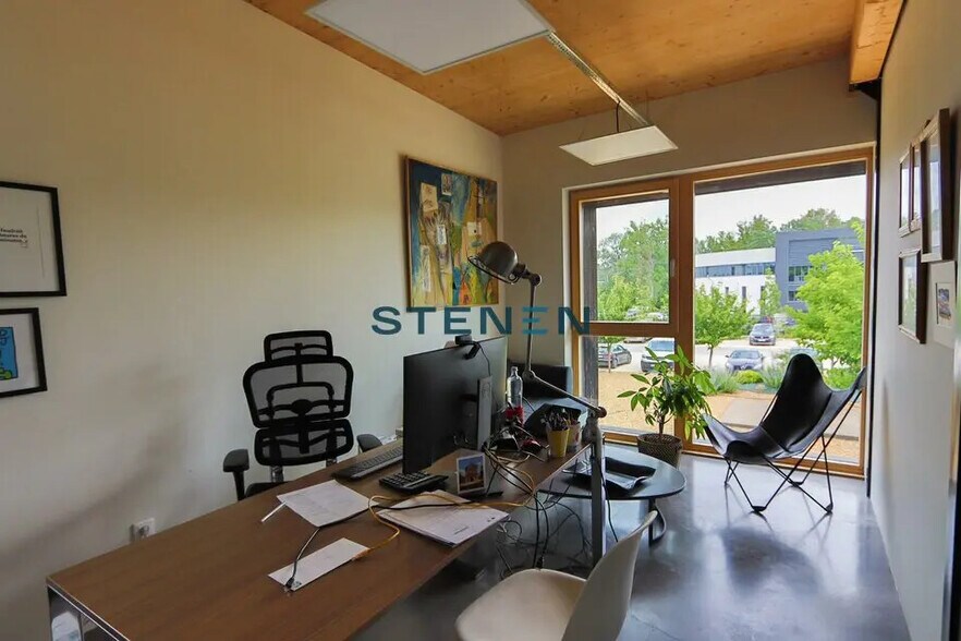 Office in Aix-en-Provence to rent - Interior Photo - Image 3 of 7