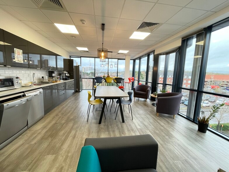 5 West Way, Oxford to rent - Building Photo - Image 2 of 11