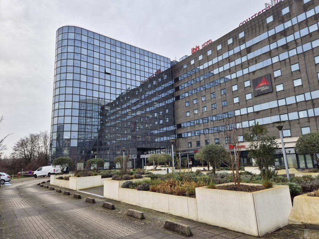 10 Allée Bienvenue, Noisy-le-Grand to rent Building Photo- Image 1 of 12