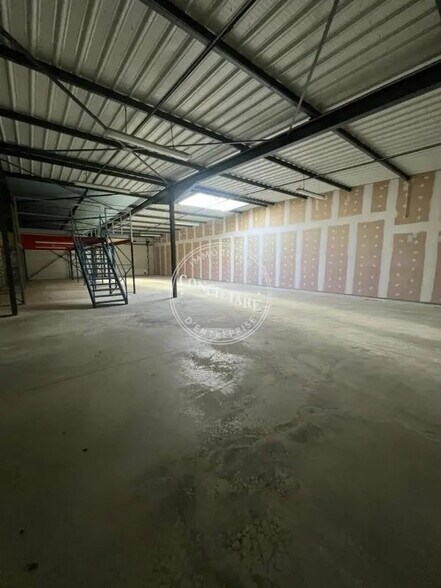 Light Industrial in Mondouzil to rent - Interior Photo - Image 3 of 6